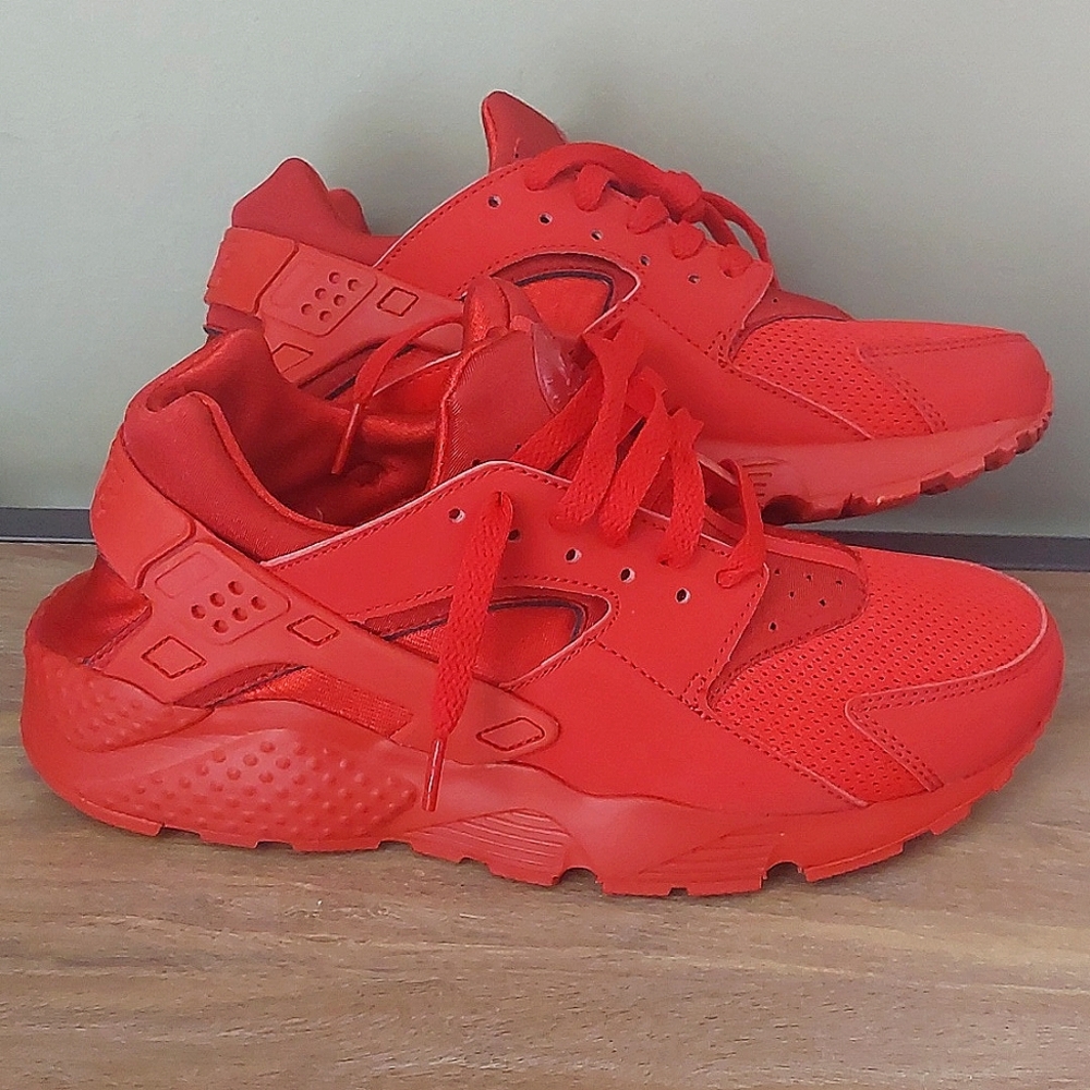 Nike Huarache Run University Red Size 7Y